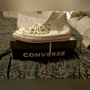 I have a size 10 men's Converse All-Star Chuck Taylor's